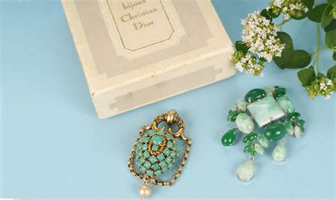 kaarsenhouder dior|Collecting Christian Dior Vintage Jewellery: The makers and.